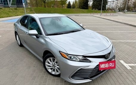 Toyota Camry, 2020 год, 2 400 000 рублей, 7 фотография