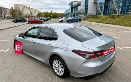 Toyota Camry, 2020 год, 2 400 000 рублей, 5 фотография