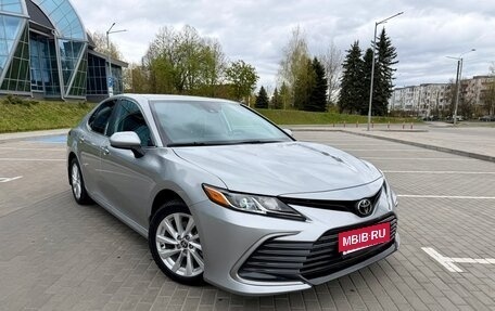 Toyota Camry, 2020 год, 2 400 000 рублей, 8 фотография
