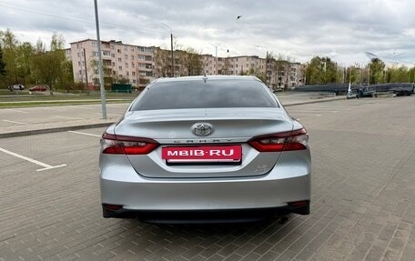 Toyota Camry, 2020 год, 2 400 000 рублей, 17 фотография