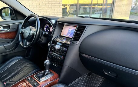 Infiniti FX II, 2012 год, 1 850 000 рублей, 28 фотография