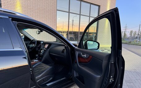 Infiniti FX II, 2012 год, 1 850 000 рублей, 25 фотография