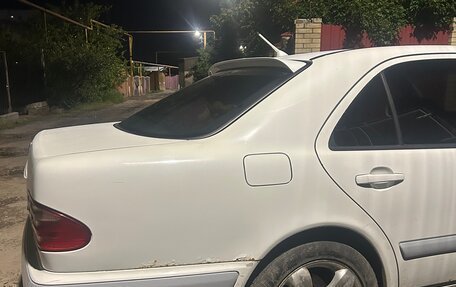 Mercedes-Benz E-Класс, 1999 год, 450 000 рублей, 5 фотография