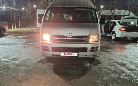 Toyota HiAce H200, 2006 год, 1 250 000 рублей, 6 фотография