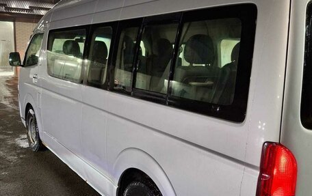 Toyota HiAce H200, 2006 год, 1 250 000 рублей, 9 фотография