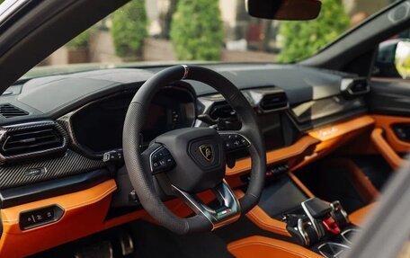 Lamborghini Urus I, 2025 год, 41 870 000 рублей, 17 фотография