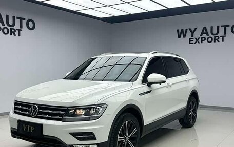 Volkswagen Tiguan II, 2021 год, 2 343 300 рублей, 1 фотография