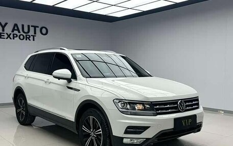 Volkswagen Tiguan II, 2021 год, 2 343 300 рублей, 3 фотография