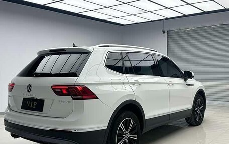 Volkswagen Tiguan II, 2021 год, 2 343 300 рублей, 4 фотография