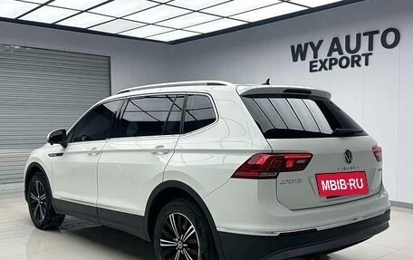 Volkswagen Tiguan II, 2021 год, 2 343 300 рублей, 6 фотография