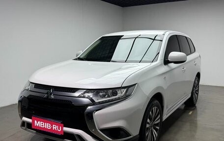 Mitsubishi Outlander III рестайлинг 3, 2022 год, 1 740 000 рублей, 1 фотография