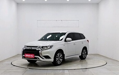 Mitsubishi Outlander III рестайлинг 3, 2022 год, 1 690 000 рублей, 1 фотография