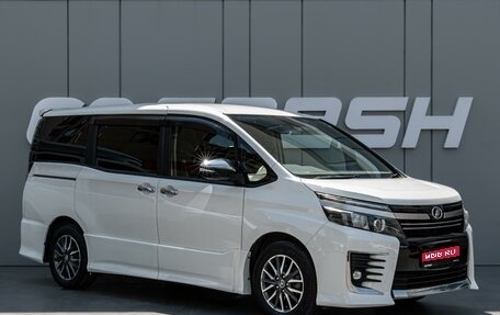 Toyota Voxy III, 2017 год, 2 180 000 рублей, 1 фотография