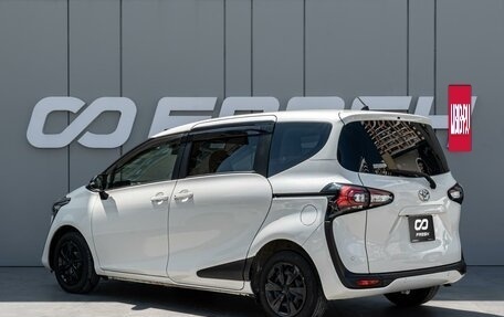 Toyota Sienta II, 2021 год, 1 820 000 рублей, 2 фотография