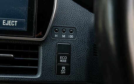 Toyota Voxy III, 2017 год, 2 180 000 рублей, 21 фотография
