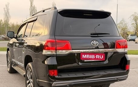 Toyota Land Cruiser 200, 2015 год, 5 670 000 рублей, 8 фотография