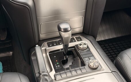 Toyota Land Cruiser 200, 2015 год, 5 670 000 рублей, 21 фотография
