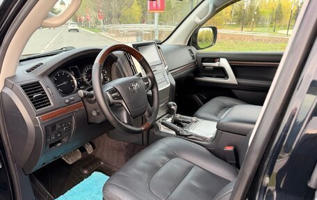 Toyota Land Cruiser 200, 2015 год, 5 670 000 рублей, 24 фотография