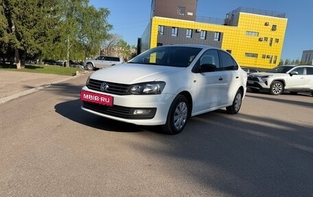 Volkswagen Polo VI (EU Market), 2015 год, 755 000 рублей, 2 фотография
