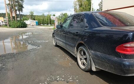 Mercedes-Benz E-Класс, 2001 год, 152 000 рублей, 3 фотография