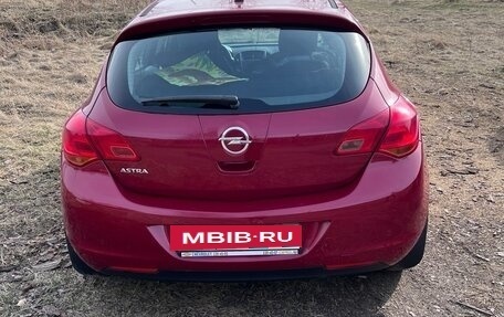 Opel Astra J, 2010 год, 790 000 рублей, 3 фотография