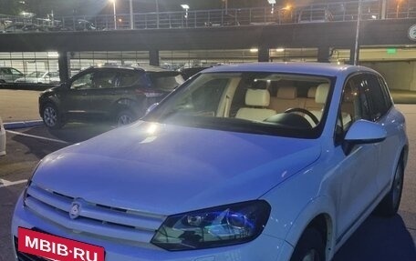 Volkswagen Touareg III, 2011 год, 2 400 000 рублей, 2 фотография