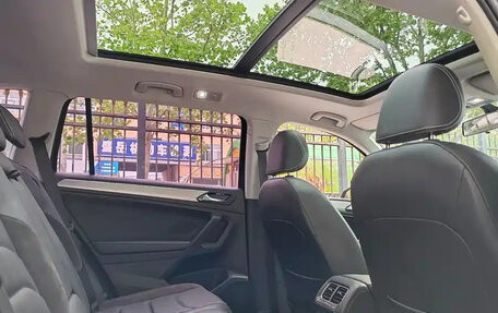 Volkswagen Tiguan II, 2019 год, 1 700 001 рублей, 9 фотография