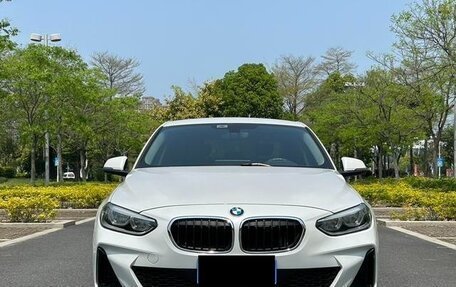 BMW 1 серия, 2022 год, 1 370 000 рублей, 2 фотография