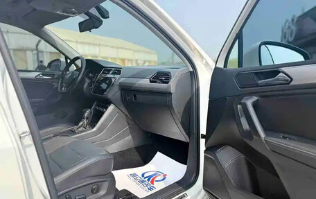 Volkswagen Tiguan II, 2021 год, 1 800 001 рублей, 8 фотография