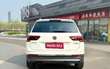 Volkswagen Tiguan II, 2021 год, 1 800 001 рублей, 5 фотография