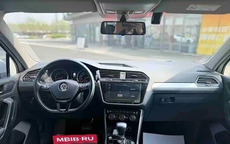 Volkswagen Tiguan II, 2021 год, 1 800 001 рублей, 9 фотография