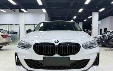 BMW 1 серия, 2022 год, 1 470 000 рублей, 2 фотография