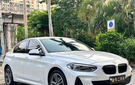 BMW 1 серия, 2022 год, 1 420 000 рублей, 3 фотография