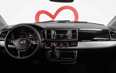 Volkswagen Multivan T6 рестайлинг, 2016 год, 3 280 000 рублей, 8 фотография