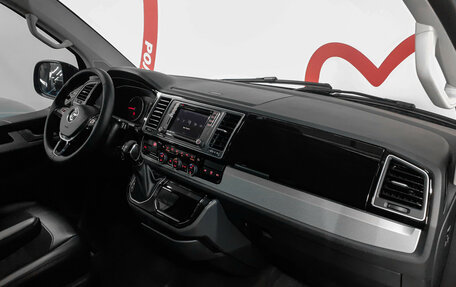 Volkswagen Multivan T6 рестайлинг, 2016 год, 3 280 000 рублей, 9 фотография