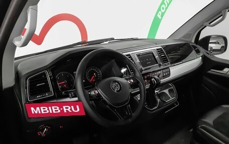 Volkswagen Multivan T6 рестайлинг, 2016 год, 3 280 000 рублей, 7 фотография