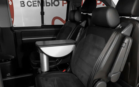 Volkswagen Multivan T6 рестайлинг, 2016 год, 3 280 000 рублей, 13 фотография