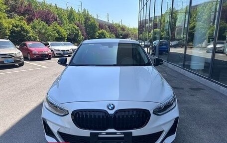 BMW 1 серия, 2022 год, 1 465 000 рублей, 2 фотография