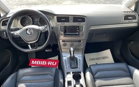 Volkswagen Golf VIII, 2021 год, 1 800 000 рублей, 19 фотография