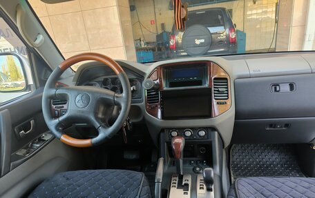 Mitsubishi Pajero IV, 2006 год, 870 000 рублей, 10 фотография
