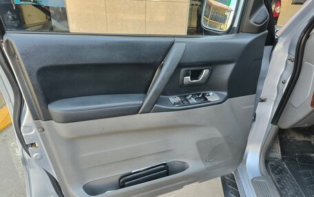 Mitsubishi Pajero IV, 2006 год, 870 000 рублей, 16 фотография