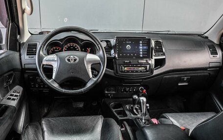 Toyota Hilux VII, 2014 год, 2 489 000 рублей, 6 фотография