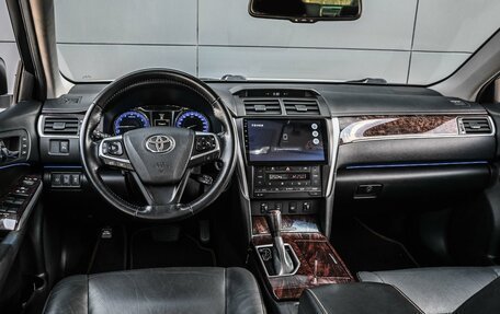 Toyota Camry, 2017 год, 2 594 000 рублей, 6 фотография