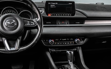 Mazda 6, 2018 год, 1 994 000 рублей, 22 фотография