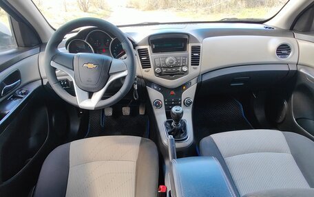 Chevrolet Cruze II, 2012 год, 630 000 рублей, 3 фотография