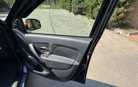 Renault Logan II, 2017 год, 750 000 рублей, 10 фотография