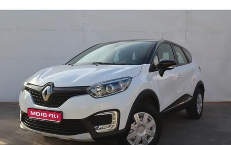 Renault Kaptur I рестайлинг, 2019 год, 1 800 000 рублей, 1 фотография