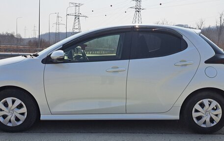 Toyota Yaris, 2021 год, 1 420 000 рублей, 3 фотография