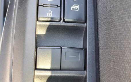 Toyota Yaris, 2021 год, 1 420 000 рублей, 9 фотография