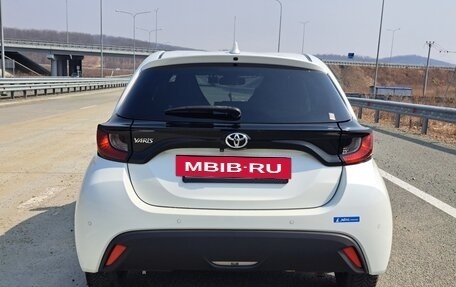Toyota Yaris, 2021 год, 1 420 000 рублей, 6 фотография
